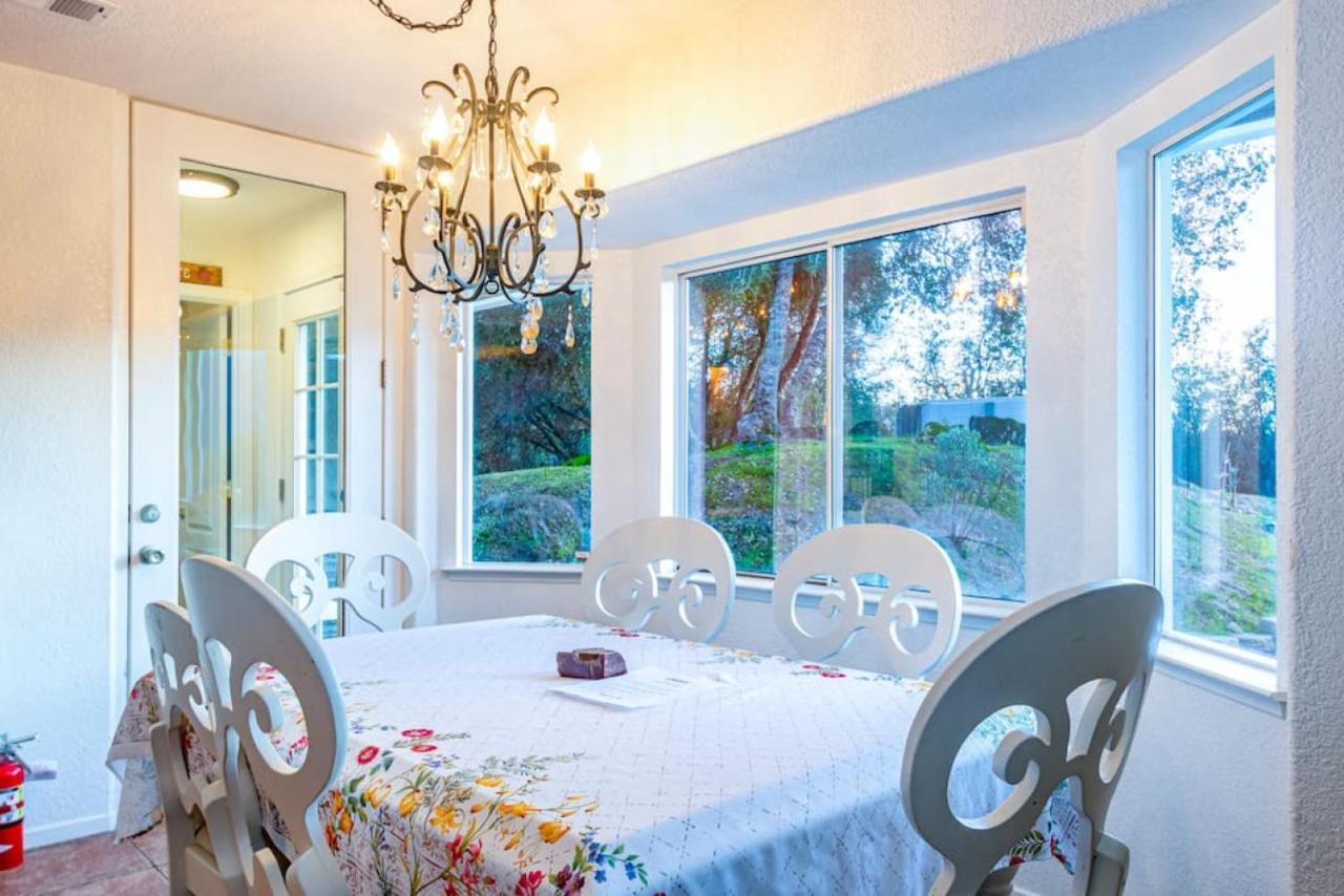 Fairy Tale 13-Acre Sunset Villa At Windy Gap Valley Near Yosemite 아와니 외부 사진